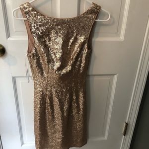 Lulus bodycon scoop back gold dress 🔅